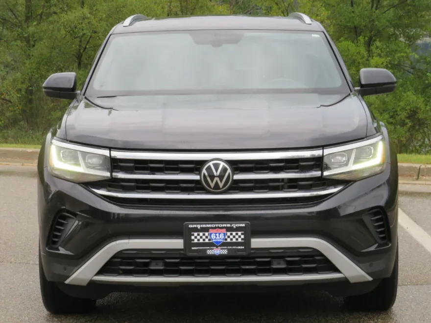 2020 Volkswagen Atlas Cross Sport V6 SE Technology photo 1