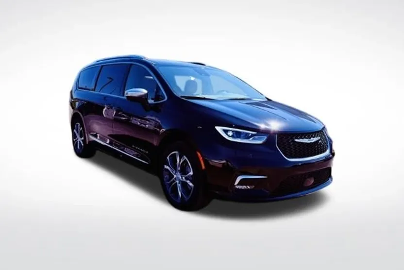2026 Chrysler Pacifica Pinnacle photo 1