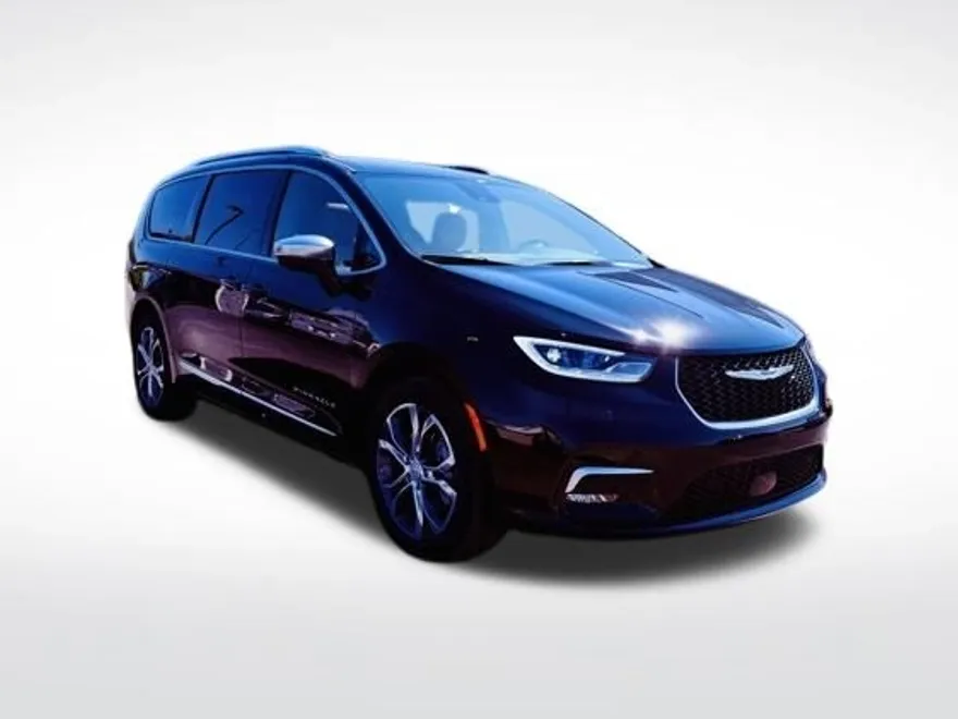 2026 Chrysler Pacifica Pinnacle photo 1