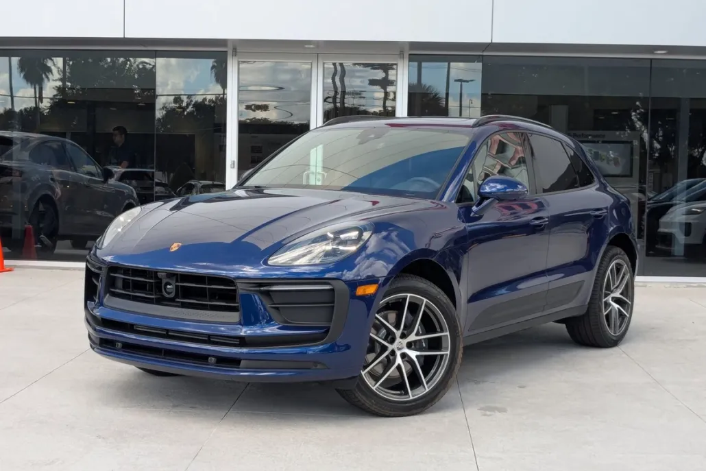 2026 Porsche Macan T photo 1