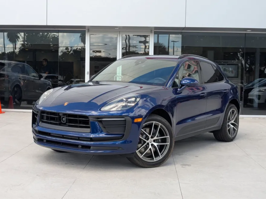 2026 Porsche Macan T photo 1