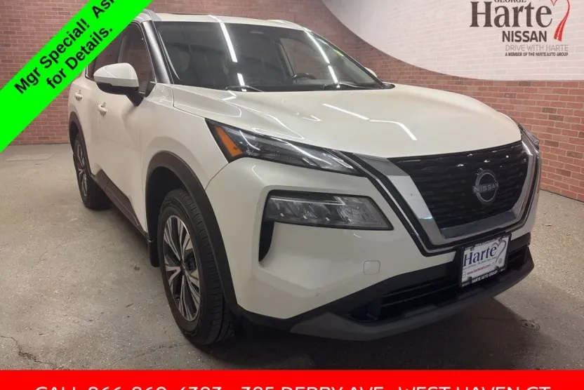 2022 Nissan Rogue SV photo 1