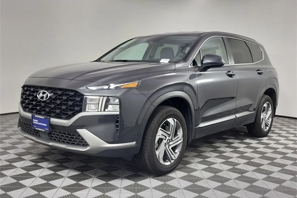 2022 Hyundai Santa Fe SE photo 1
