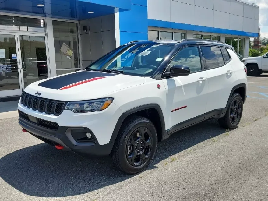 2023 Jeep Compass Trailhawk photo 1