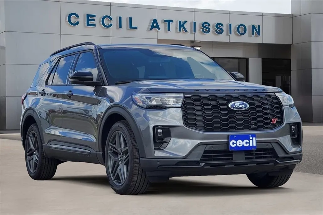 2025 Ford Explorer ST photo 1