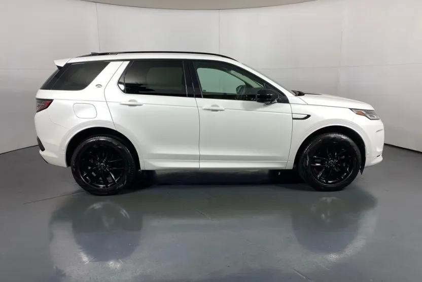 2024 Land Rover Discovery Sport S photo 1