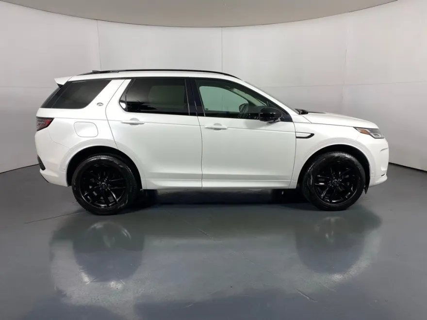 2024 Land Rover Discovery Sport S photo 1