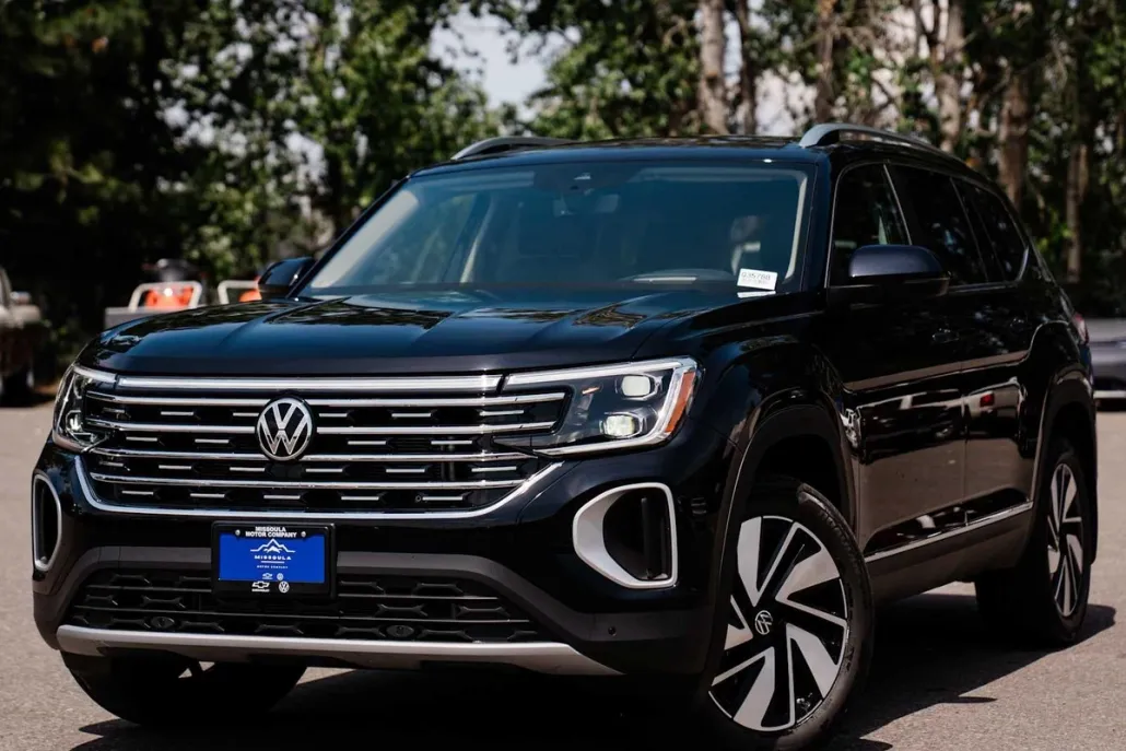 2025 Volkswagen Atlas SEL photo 1
