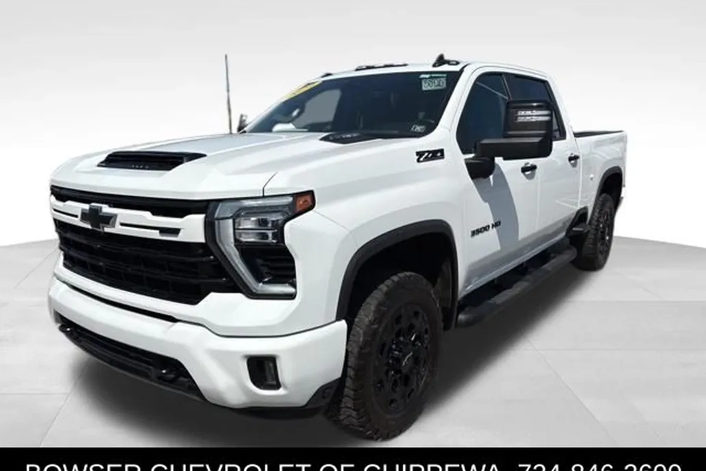 2024 Chevrolet Silverado 3500HD LT photo 1