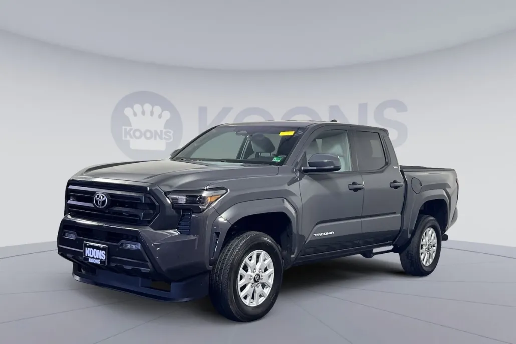 2024 Toyota Tacoma SR5 photo 1