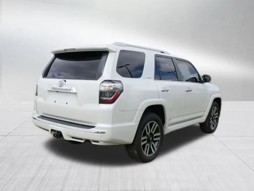 2022 Toyota 4Runner Limited photo 1