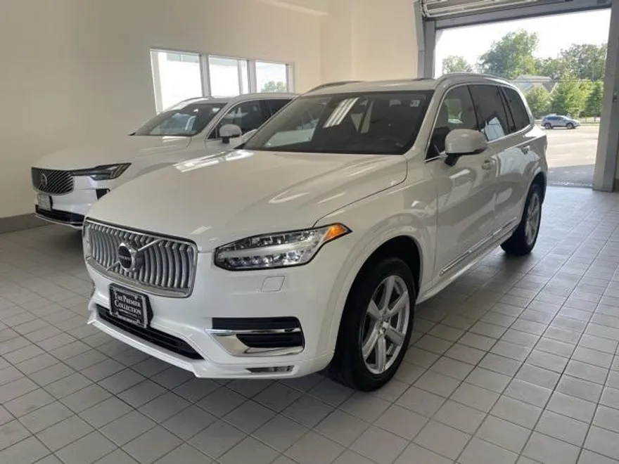 2024 Volvo XC90 B5 Core photo 1