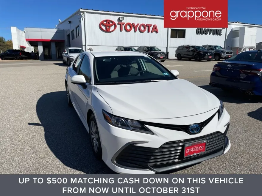 2022 Toyota Camry Hybrid LE photo 1