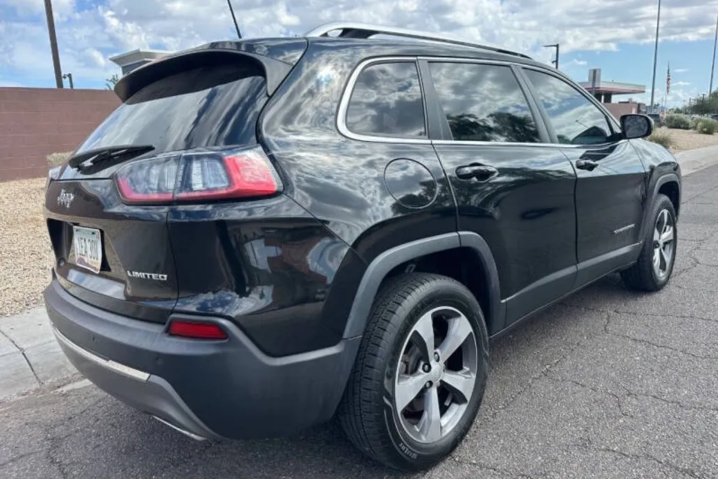 2019 Jeep Cherokee Limited photo 1