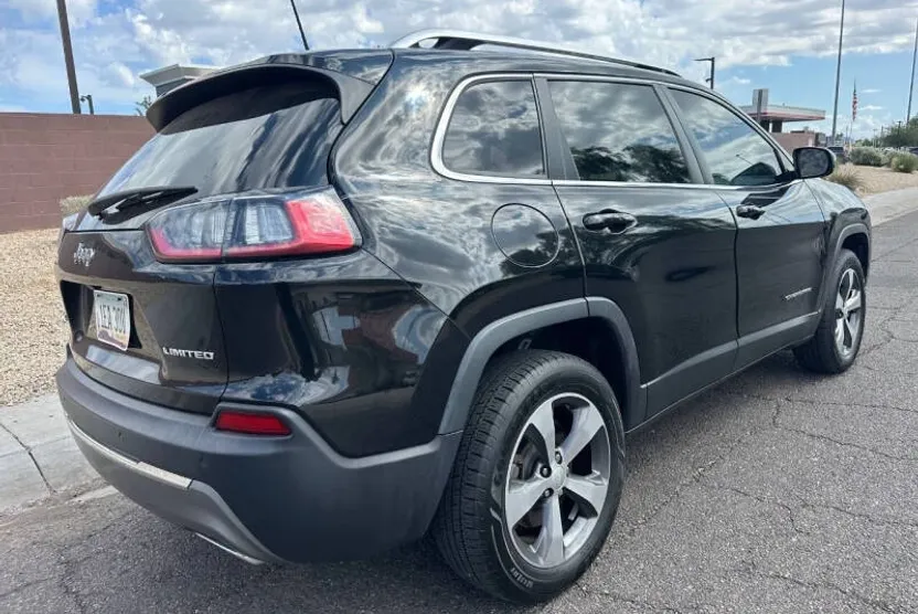 2019 Jeep Cherokee Limited photo 1