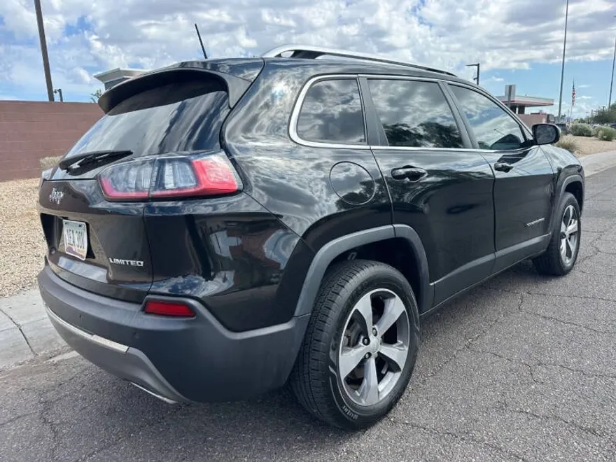 2019 Jeep Cherokee Limited photo 1