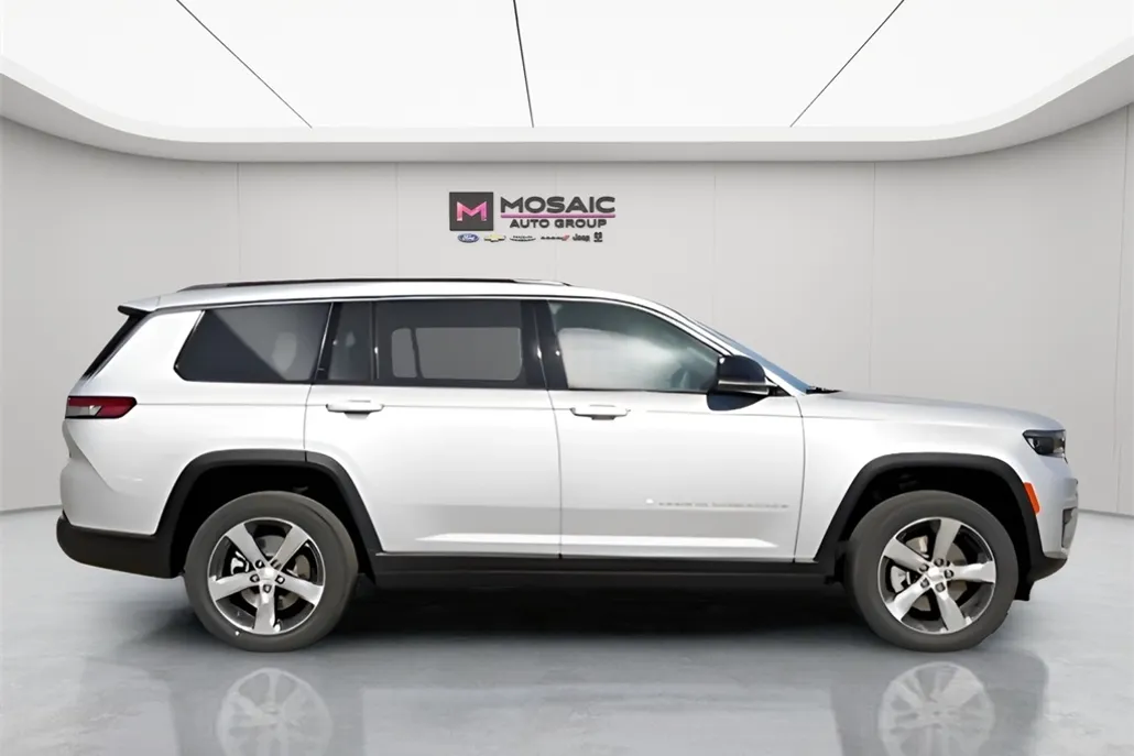 2025 Jeep Grand Cherokee Limited photo 1