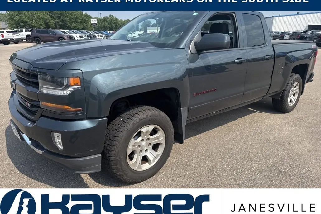 2017 Chevrolet Silverado 1500 LT photo 1