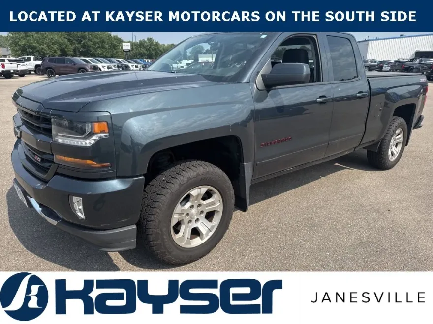 2017 Chevrolet Silverado 1500 LT photo 1