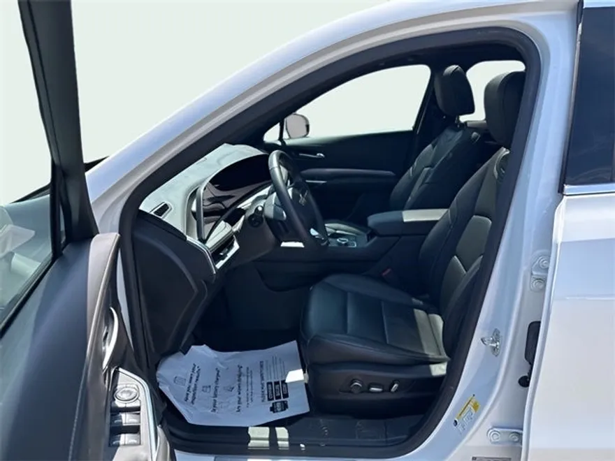 2024 Cadillac XT4 Premium Luxury photo 1