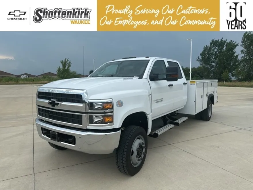 2024 Chevrolet Silverado 4500HD Work Truck photo 1