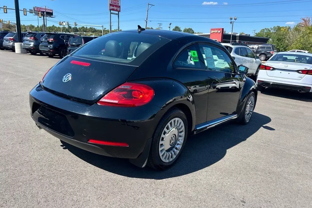2014 Volkswagen Beetle 2.5L photo 1