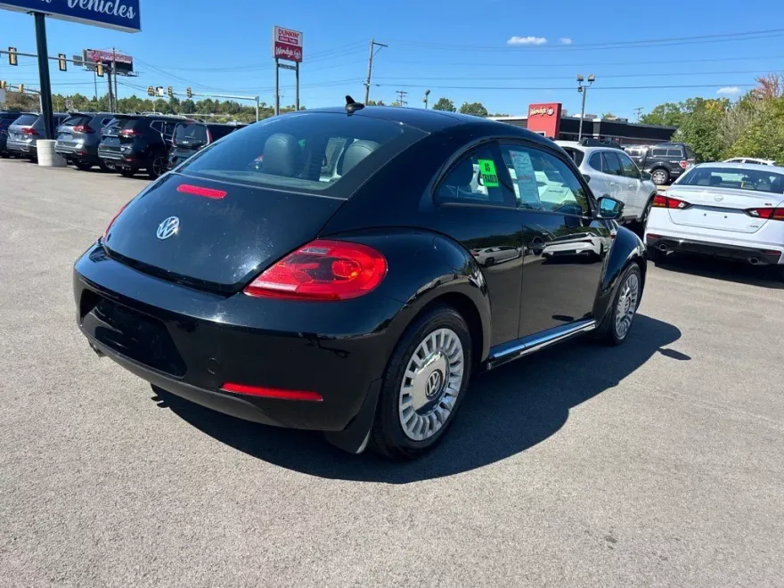 2014 Volkswagen Beetle 2.5L photo 1