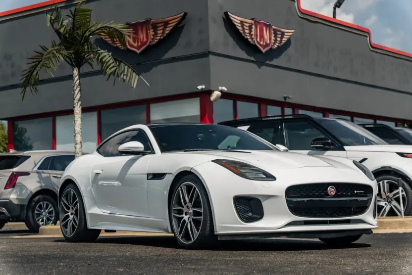 2018 Jaguar F-TYPE R-Dynamic photo 1