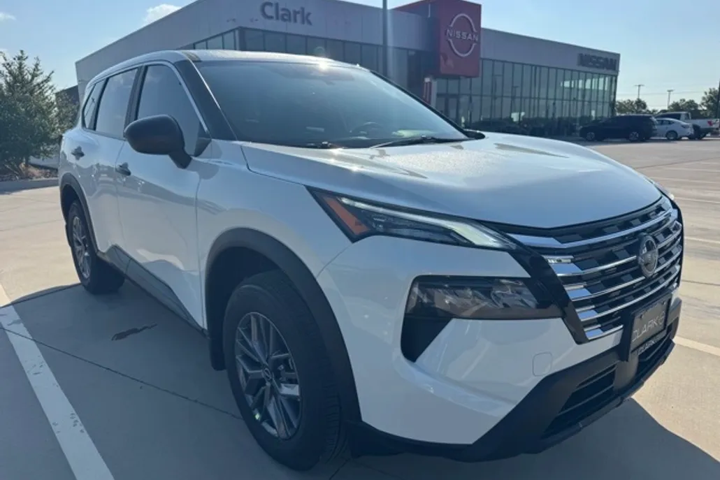 2026 Nissan Rogue S photo 1