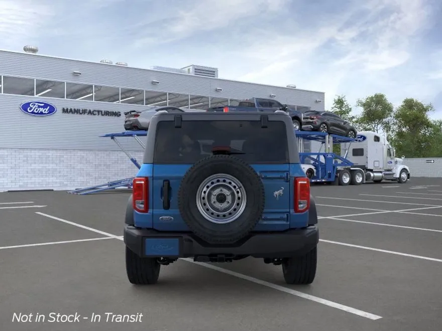 2025 Ford Bronco Base photo 1