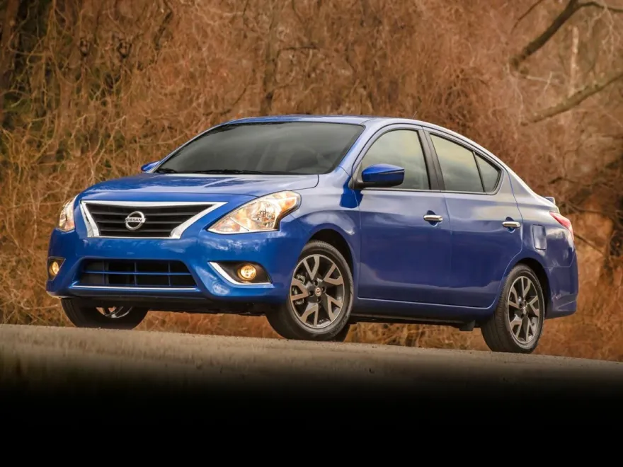 2016 Nissan Versa 1.6 Plus photo 1