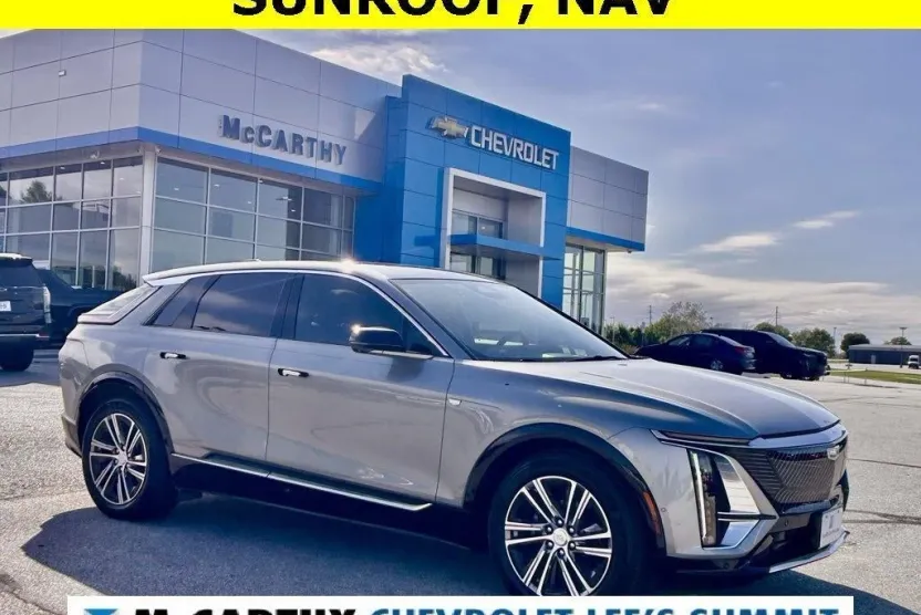 2024 Cadillac Lyriq Luxury photo 1