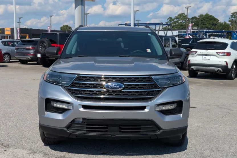 2022 Ford Explorer XLT photo 1