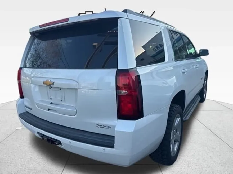 2016 Chevrolet Tahoe LT photo 1