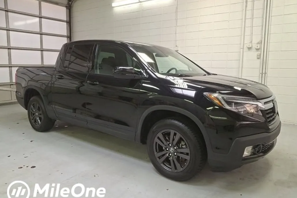 2020 Honda Ridgeline Sport photo 1