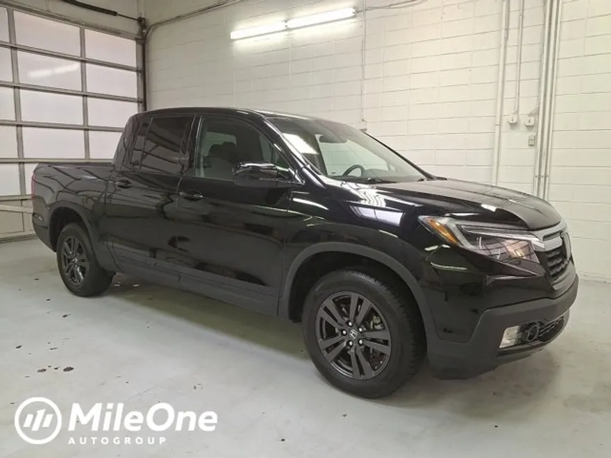 2020 Honda Ridgeline Sport photo 1