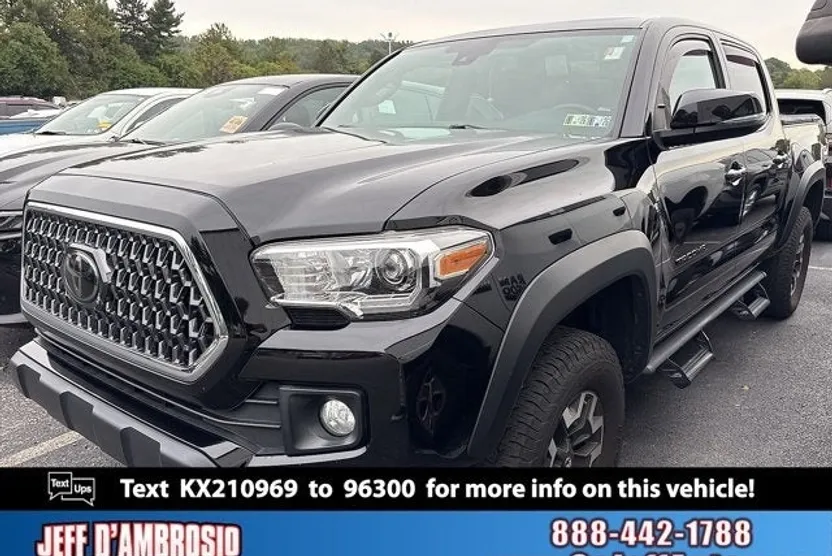 2019 Toyota Tacoma TRD Off-Road V6 photo 1