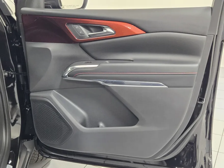 2026 Chevrolet Traverse Z71 photo 1