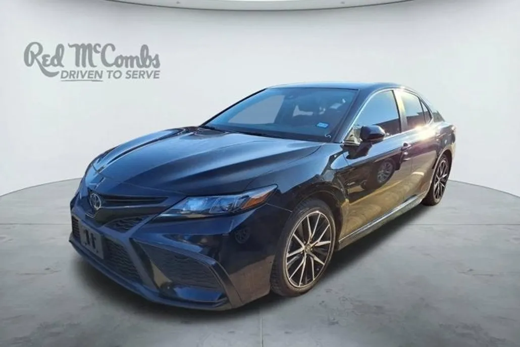 2021 Toyota Camry SE photo 1