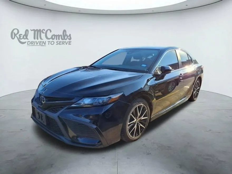 2021 Toyota Camry SE photo 1