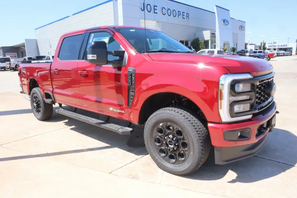 2025 Ford F-250 Lariat photo 1