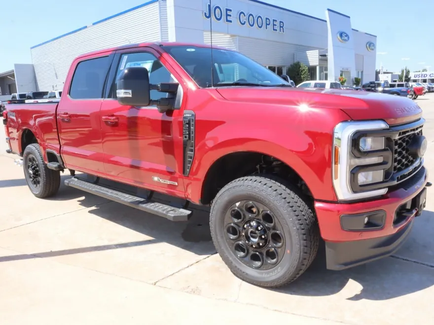 2025 Ford F-250 Lariat photo 1