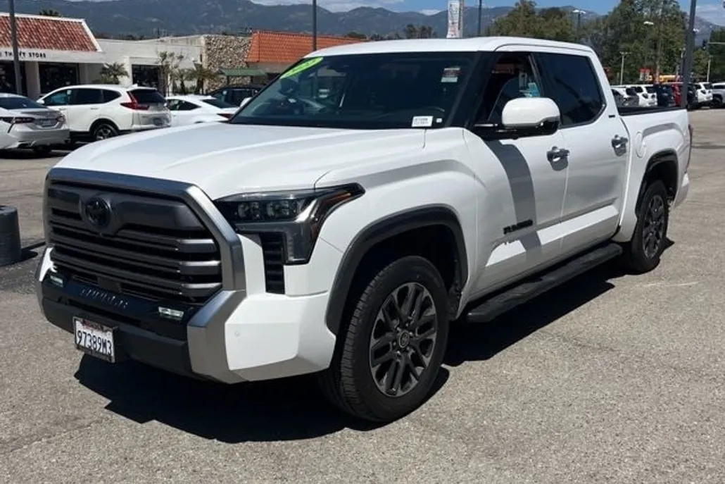 2022 Toyota Tundra Limited photo 1