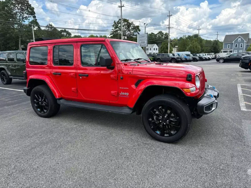 2023 Jeep Wrangler 4xe Sahara photo 1