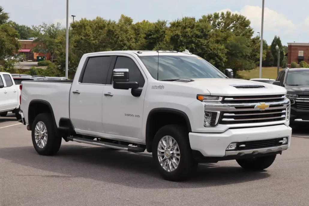 2023 Chevrolet Silverado 3500HD High Country photo 1