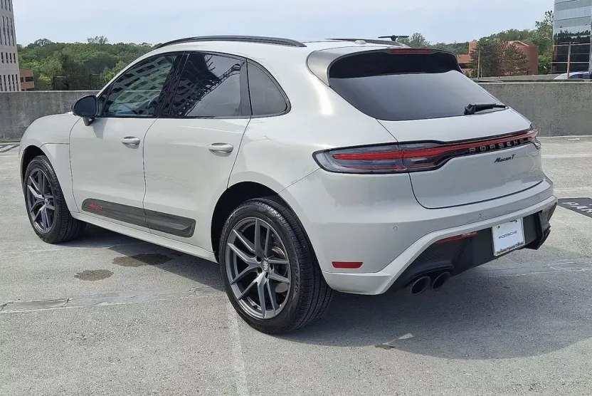 2025 Porsche Macan T photo 1