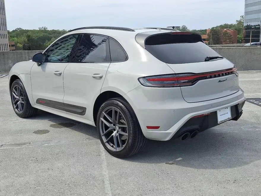 2025 Porsche Macan T photo 1