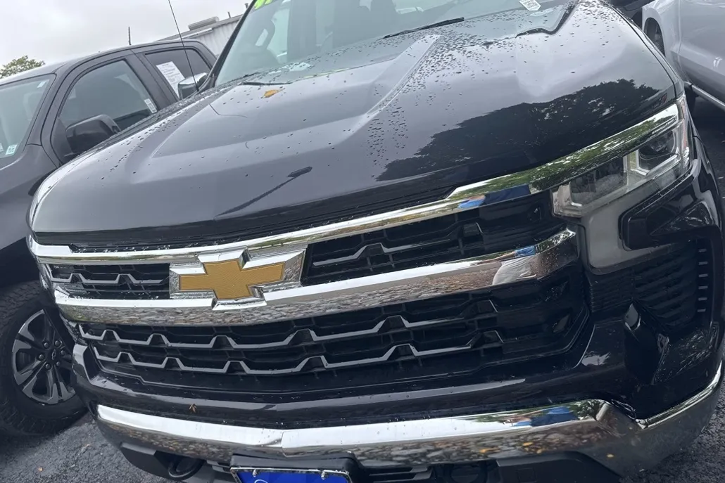 2022 Chevrolet Silverado 1500 LT photo 1