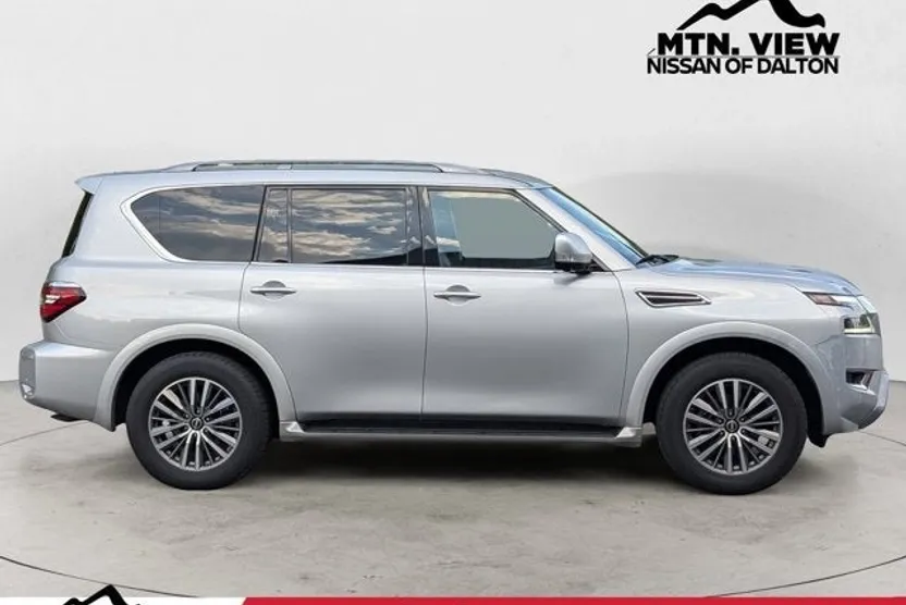 2023 Nissan Armada SL photo 1