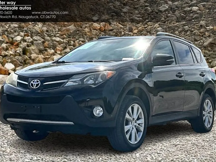2015 Toyota RAV4 Limited photo 1